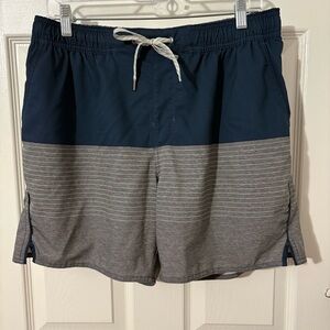 Vuori Men's Trail Shorts Large